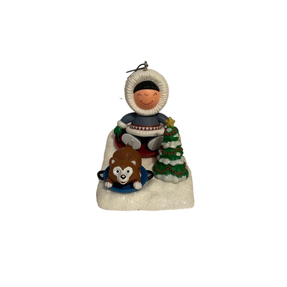 Hallmark Keepsake Christmas Ornament Frosty Friends 2008‎ Eskimo & Dog Sledding - Picture 2 of 7